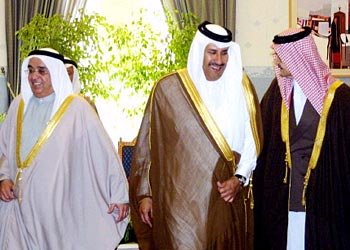 f: Saudi Foreign Minister Prince Saud al-Faisal (R), Qatari Foreign Minister Hamad bin Jassem bin Jabr al-Thani (C), and Bahraini Vice PM and Foreign Minister Mohammad bin Mubarak al-Khalifa prepare