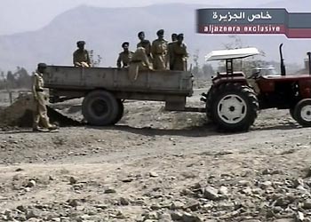 قبائل باكستانية متعاونة مع الحكومة لمطاردة تنظيم القاعدة في منطقة وزيرستان