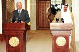 French Foreign Minister Michel Barnier (L) holds a joint press conference with his Qatari counterpart Sheikh Hamad bin Jassim al-Thani in Doha 01 September 2004. Barnier is on the latest leg of a desperate mission to save the lives of two journalists held in Iraq by Islamists demanding France rescind a controversial headscarf ban. The French minister has already been to Egypt and Jordan seeking their help in trying to free the hostages.