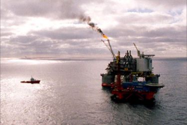 Picture taken 23 August 1995 shows Norwegian oil production platform Troll B.