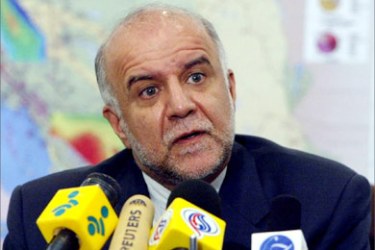 Iranian Oil Minister Bijan Namdar Zanganeh holds a press conference in Tehran
