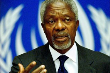 epa000407896 United Nations General Secretary Kofi Annan, talks during the 61st session of the Commission on Human Rights at the United Nations in Geneva, Switzerland, Thursday 07 April 2005