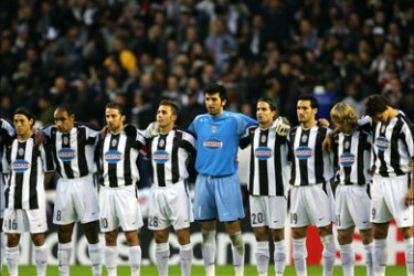 afp - The Juventus team stands during a memorial by Liverpool to the victims of the Heysel Stadium disaster before their first leg Champion's League quarter-final
