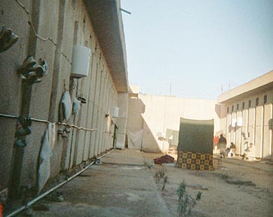 سجن أبو سليم أكبر سجون ليبيا ويقع غرب العاصمة طرابلس (الجزيرة نت-أرشيف)