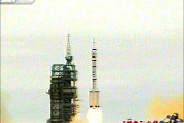 f_This TV grab from China's CCTV shows the launch of China's Shenzhou VI manned mission into