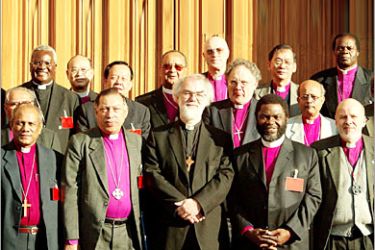 صورة للأسقف روان ويليامز أسقف كانتربري رفقة ممثلين عن الكنائس الإنجيلية