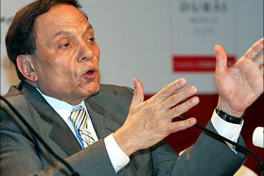 f_Egyptian comedy star Adel Imam holds a press conference on the second day of Dubai's International