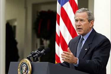 f_US President George W. Bush speaks about the US economy from the Rose Garden