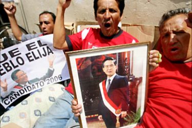 r_Supporters of former Peruvian president Alberto Fujimori stage a hunger strike outside the National Electoral