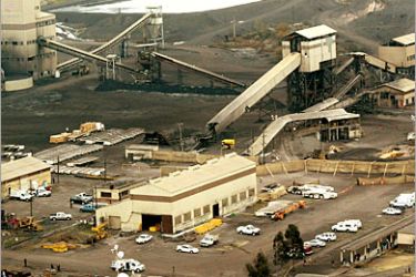 -REUTERS/ An aerial view shows the Pasta de Conchos coal mine complex near San Juan de Sabinas, northern Mexico February 23, 2006. Rescue teams were still 30 meters (100