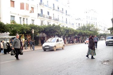 ساحة أدوان بالجزائر - مصدرها الجزيرة نت- الياس تملالي