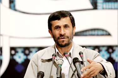 REUTERS /Iranian President Mahmoud Ahmadinejad speaks during a meeting with students and scientists in Tehran September 5, 2006. REUTERS/Morteza Nikoubazl(IRAN)