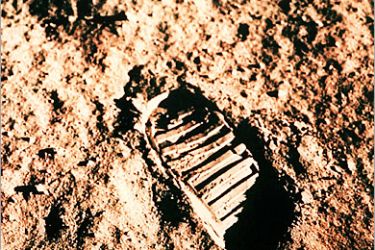 AFP (FILES) View of an astronaut's footprint on the moon. Apollo XI astronauts Neil Armstrong, Michael Collins and Edwin Aldrin were launched 16 July 1969 from cape Kennedy,