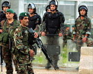 قائد الجيش ميشال سليمان دعا إلى إلى التدخل لمنع صدام الطرفين(رويترز)