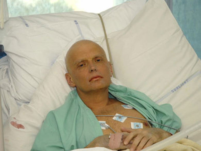 ‪(رويترز)‬  ليفتينينكو  قبل أيام من وفاته عام 2006 متاثرا  بسم دس له في فنجان شاي كما قالت الشرطة البريطانية 