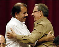 راؤول يستقبل رئيس نيكاراغوا الذي شارك باحتفالات ميلاد كاسترو (الأوروبية)