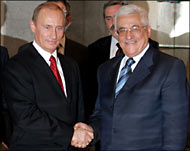بوتين أخبر عباس أنه يأمل رفع الحصار عن الحكومة الفلسطينية (الفرنسية)