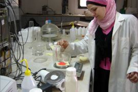ربا الحسني رئيسة قسم البيئة بدائرة شئون الصحة والبيئة بمحافظة غزة