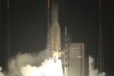 Picture released 12 March 2007 by ESA (European Space Agency) of an Ariane 5 rocket blasted lifting off from Kourou's launchpad, 11 March 2007 in French Guiana.