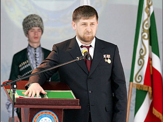 REUTERS/ Ramzan Kadyrov swears upon the constitution during his inauguration as president in Gudermes April 5, 2007. Chechnya inaugurated on Thursday as its new president a 30