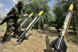 AFP A Palestinian militant from the Islamic Jihad movement trains in the launching of home-made missiles in an undisclosed area of the in Gaza Strip 11 April 2007. The United States will provide nearly 60 million dollars in aid to boost security forces loyal to Palestinian president Mahmud Abbas after members of Congress dropped their objections to the deal, officials said yesterday