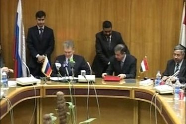 مصر وروسيا توقعان اتفاق إنشاء المنطقة الصناعية الروسية المتخصصة في الصناعات المغذية للسيارات والطائرات والحاسبات