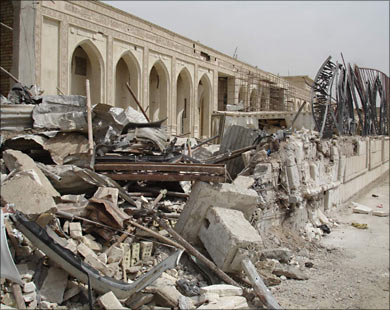 تفجير الحضرة القادرية أدى إلى هدم العديد من المساكن المجاورة (الجزيرةنت)