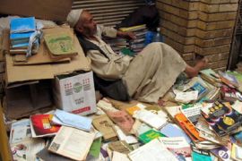 تقرير من العراق اقتصادي/ قيلولة فوق الكتب في شارع المتنبي