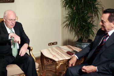 AFP/ US Vice President Dick Cheney (L) meets with Egyptian President Hosni Mubarak (R) in Cairo, 13 May 2007. Cheney continued his Middle East tour with a lightning stop in Egypt today for talks with Mubarak on helping Iraq and curbing Iran's rising influence. Cheney went into talks with Mubarak, a close US ally, to seek help in drawing Iraq's minority Sunni Muslims into the country's fragile political process.