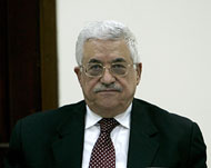 محمود عباس أكد استعداد السلطة مجددا لتسلم المعابر بغزة (الفرنسية)