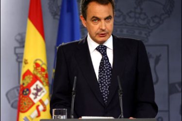 afp/Spanish Prime Minister Jose Luis Rodriguez Zapatero gives a declaration following the announcement that Spanish armed separatist group ETA are ending a unilateral ceasefire in Madrid, 05 June 2007.