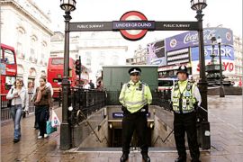 AFP / British police officers stand guard at Piccadily Circus Underground Station in central London, 29 June 2007, after police discovered a Mercedes car in which they said