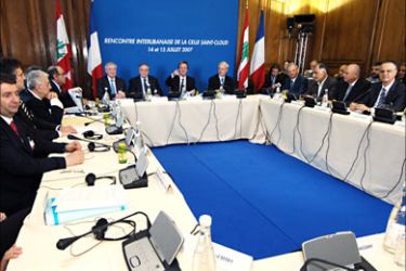 f_French Foreign Affairs minister Bernard Kouchner (C) is about to take part in a meeting between Lebanon's political factions including the pro-Syrian opposition Hezbollah 14 July