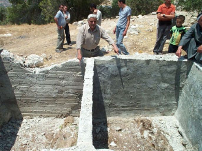 الاحتلال لا يتردد في تجريف المقابر الفلسطينية (الجزيرة نت-أرشيف)- عوض الرجوب – الضفة الغربية