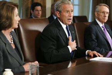 r_U.S. President George W. Bush (C) speaks during a meeting with leaders of the House and Senate at the White House in Washington September 11, 2007