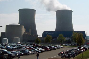 r_Steam rises from a cooling tower on September 7, 2007 at the Tennessee Valley Authority's Watts Bar Nuclear Plant in Spring City, Tennessee, 50 miles south of Knoxville