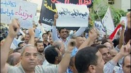 صور من تقرير محمد البلك حول إضراب موظفي الضرائب في مصر