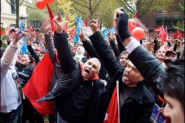 .f/Thousands of Turkish demonstrators participate in a rally 28 October 2007 in Utrecht,