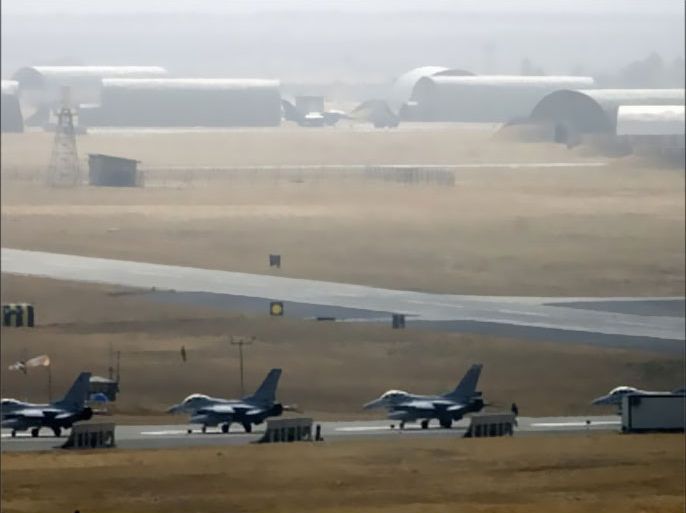Turkish F-16 jets prepare to take off from the military airbase in the southeastern Turkish city of Diyarbakir November 7, 2007.
