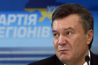 Ukrainian opposition leader and former Prime Minister Viktor Yanukovich speaks during a news conference in Kiev
