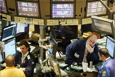AFPTraders work on the floor of the New York Stock Exchange 28 January 2008 in New York City. Stocks were up in afternoon trading as investors
