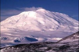 اكتشاف اندلاع بركاني قديم تحت جليد القطب الجنوبي / تقرير - مازن نجار - القاهرة
