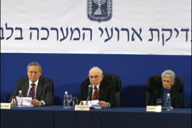 r/Members of the Winograd Commission hold a news conference to present the five-member panel's final report, in Jerusalem January 30, 2008