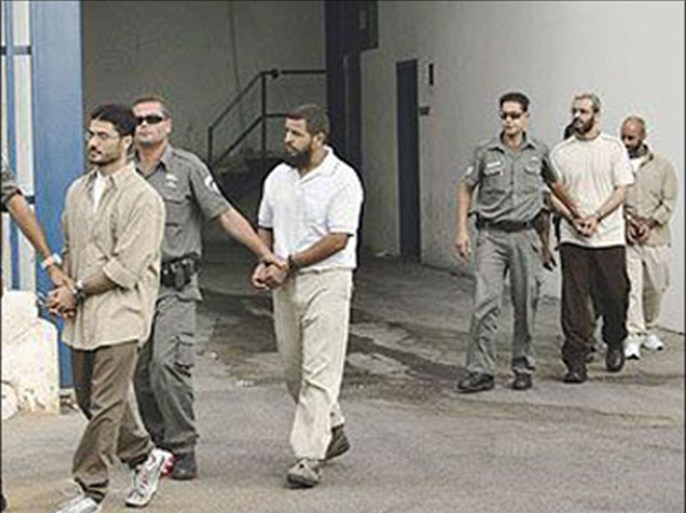 تخوفات من أن يزيد عدد الأسرى الإداريين أكثر من نصف المعتقلين الفلسطينيين - خاص بالجزيرة نت