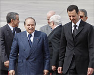 الرئيس الجزائري عبد العزيز بوتفليقة من بين الزعماء المشاركين بقمة دمشق (رويترز)