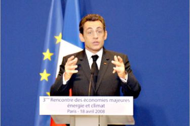 AFP / French president Nicolas Sarkozy pronounces his speech during an international meeting on climate change on April 18, 2008 in Paris. France will double its emergency food aid