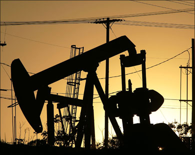 الطلب العالمي على النفط  سيزداد بنسبة 2% في 2011 (الفرنسية-أرشيف)