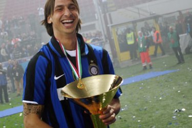 Inter's Milan forward Zlatan Ibrahimovic celebrates the "Scudetto", the Major league Italian Championship at San Siro Stadium in Milan,