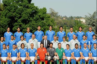 AFP PHOTO / The Italian national football team is pictured during a training session on May 27, 2008 ahead of the Euro 2008