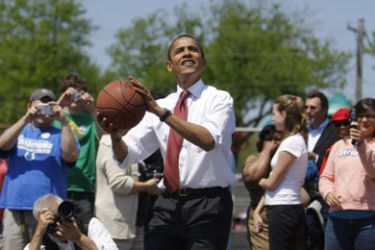 US Democratic presidential candidate Illinois Senator Barack Obama plays basketball at Riverview High School in Elkhart, Indiana,